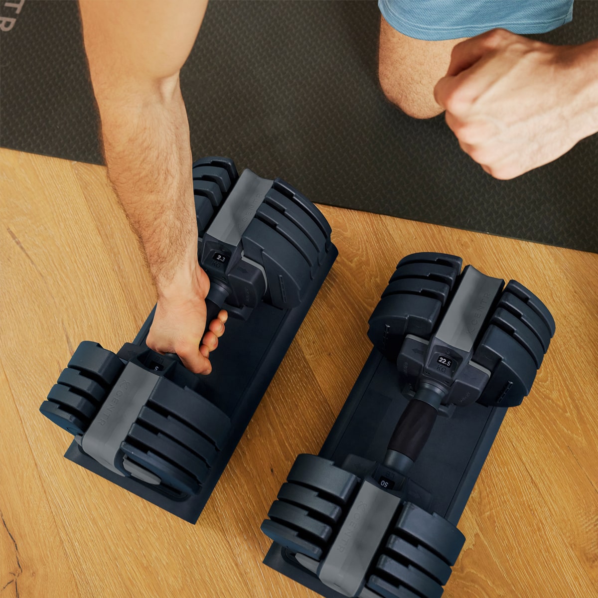 Centr Smart Stack 50 Adjustable Dumbbells (Pair) + Smart Rack
